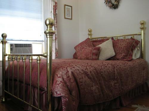 Bed & Breakfast Historic Hill Inn