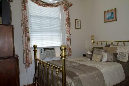 Bed & Breakfast Historic Hill Inn