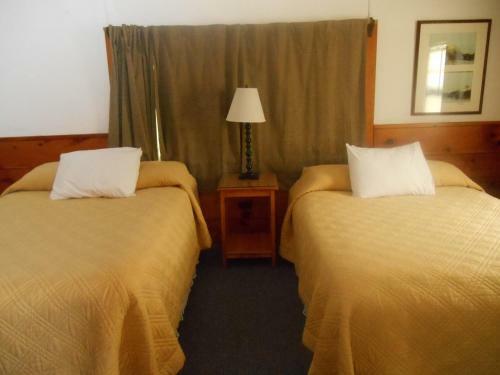 Yardarm Motel
