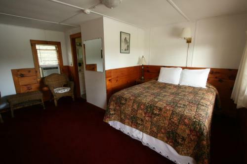 Yardarm Motel