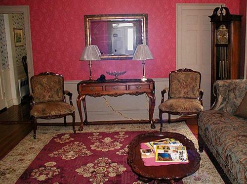 Bed & Breakfast Pepper House Inn