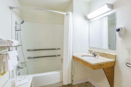 Hotel Super 8 By Wyndham Stroudsburg