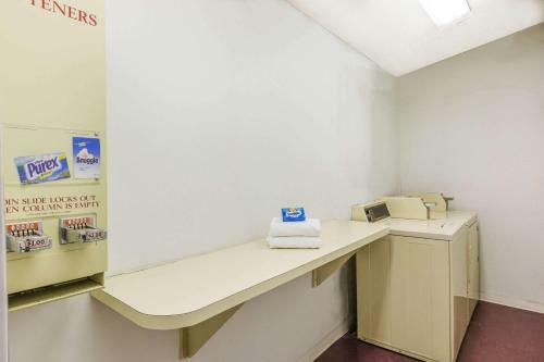 Hotel Super 8 By Wyndham Stroudsburg