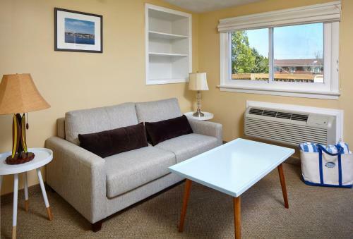 Hotel Breezeway Resort