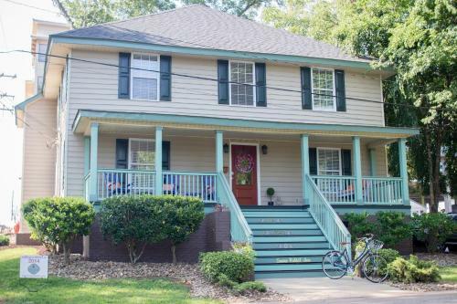 Bed & Breakfast Swamp Rabbit Inn