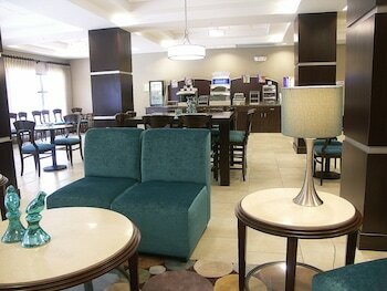 Hotel Holiday Inn Express & Suites - Cleveland Northwest