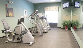 Hotel Holiday Inn Express & Suites - Cleveland Northwest