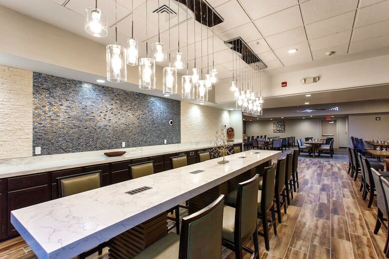 Riverwalk Hotel Downtown Neenah
