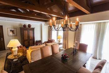 Hotel Real Intercontinental Managua At Metrocentro Mall