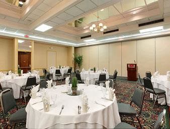 Ramada Jacksonville Hotel And Conference Center