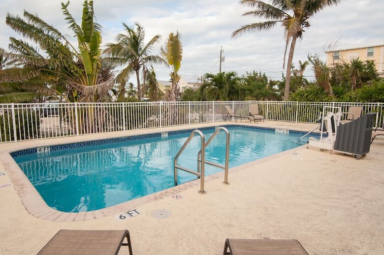 Hotel Blackfin Resort And Marina