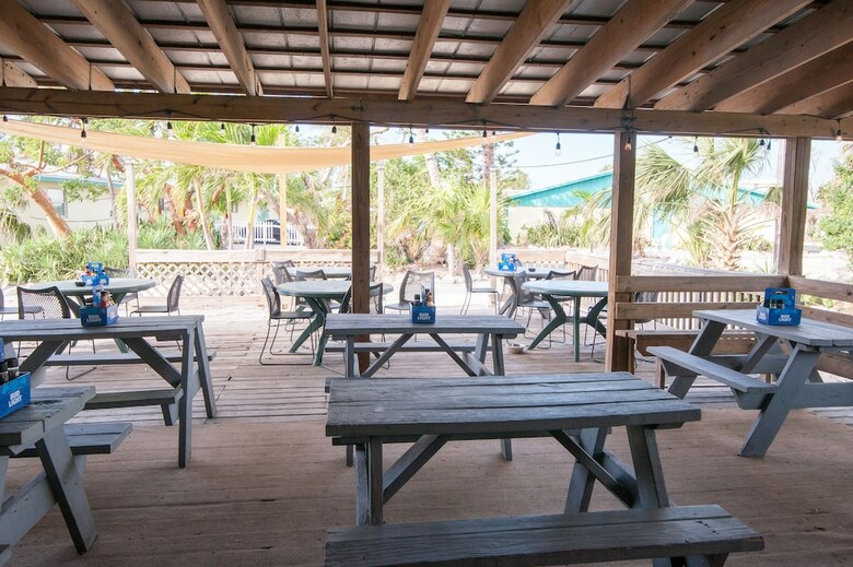 Hotel Blackfin Resort And Marina
