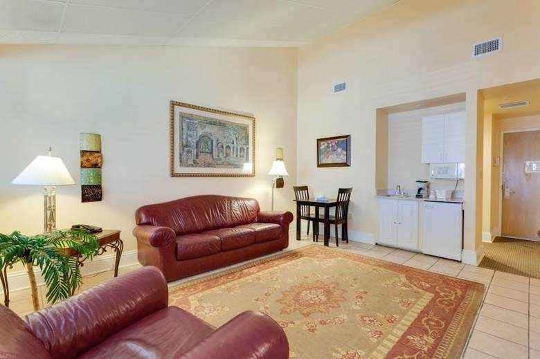 Naples Park Central Hotel