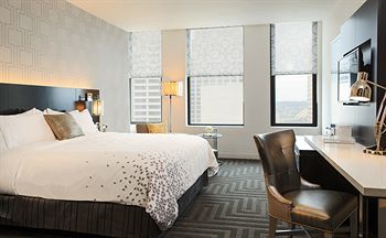 Renaissance Cincinnati Downtown Hotel