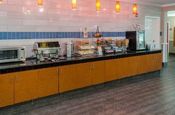 Hotel Best Western Plus Airport Inn & Suites