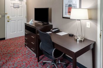 Hotel Best Western Plus Airport Inn & Suites