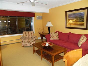 Hotel North Star Lodge And Resort