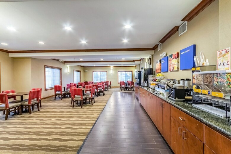 Hotel Comfort Inn And Suites