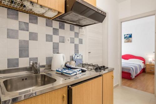 Apartment Klenovica 5575a