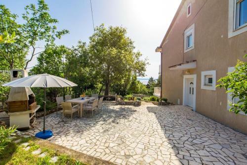 Apartment Klenovica 5575a
