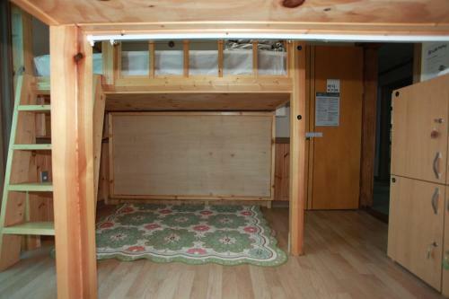 Hostal Pine Garden Guesthouse