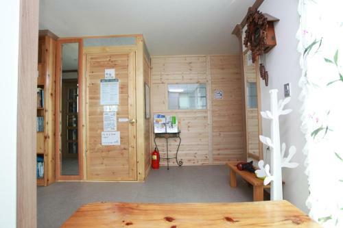 Hostal Pine Garden Guesthouse