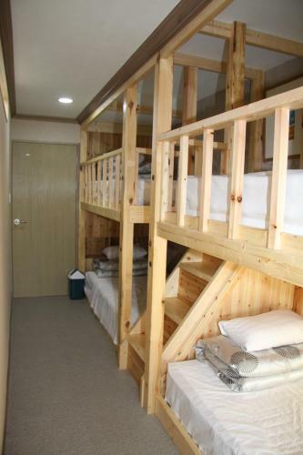 Hostal Pine Garden Guesthouse