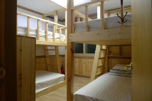 Hostal Pine Garden Guesthouse