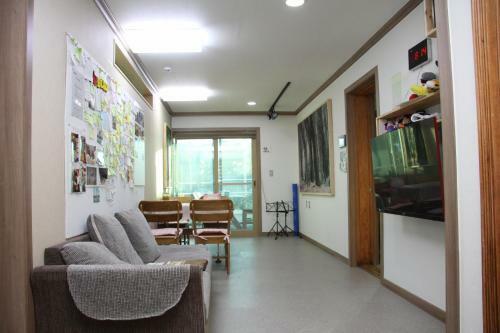 Hostal Pine Garden Guesthouse