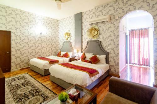 Hostal Shelton Guest House