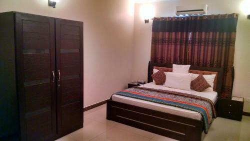Hostal Elegance Guest House