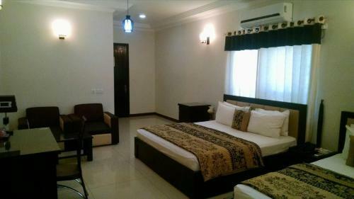 Hostal Elegance Guest House
