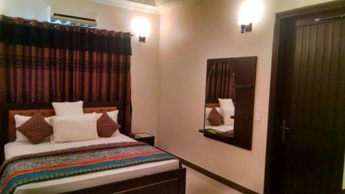 Hostal Elegance Guest House