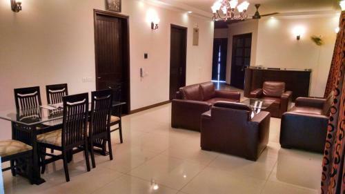 Hostal Elegance Guest House