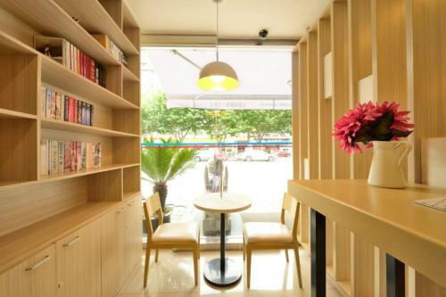 Hotel Hanting Express Dalianhuanan Square