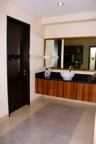 Kubu Kulat Villa