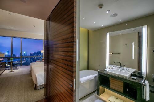 New World Guiyang Hotel