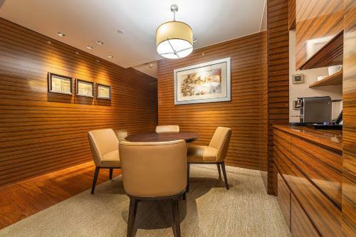 New World Guiyang Hotel