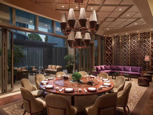 New World Guiyang Hotel
