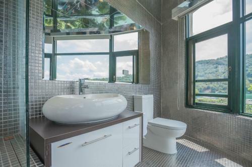 Bed & Breakfast Shuian Lakeside Hotel