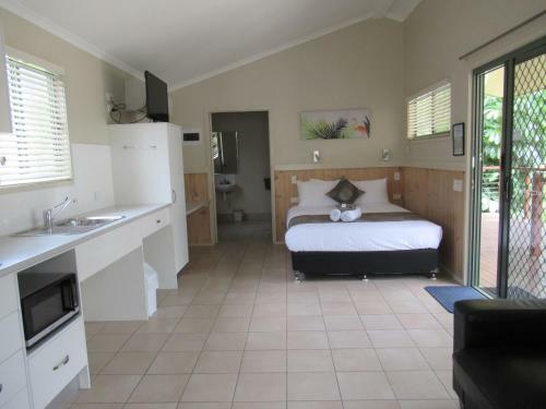 Cairns Crystal Cascades Holiday Park
