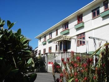 Ducks & Drakes Boutique Motel &backpackers