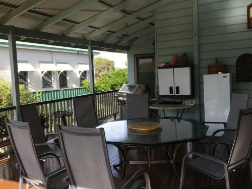 Hostal Pitstop Lodge Guesthouse B&B
