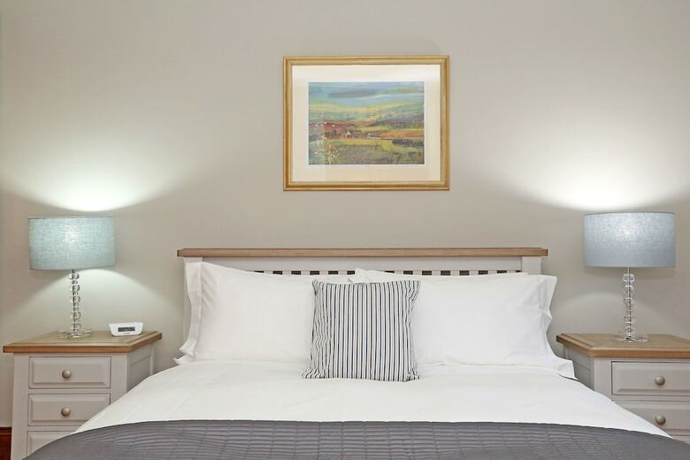 Aberdeen Lighthouse Cottage 1