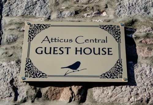 Hostal Atticus Central Guest House