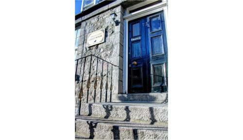 Hostal Atticus Central Guest House