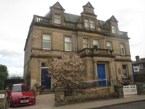Hostal Bank House Guest House