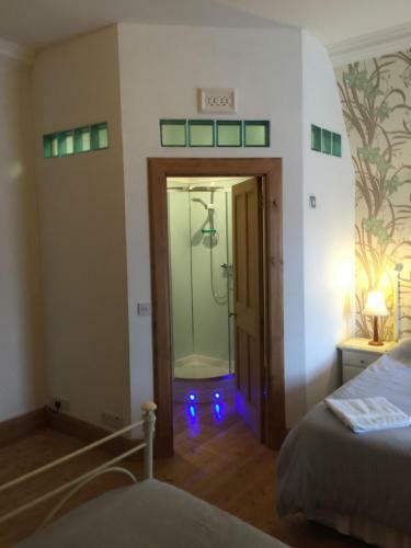 Hostal Bank House Guest House