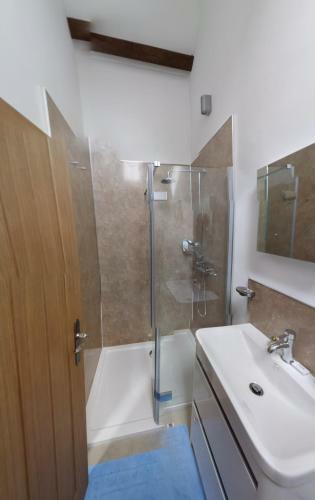Bed & Breakfast Rhostwarch