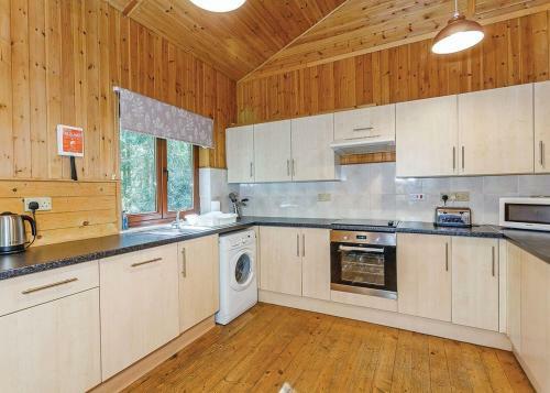 Woodland Park Lodges